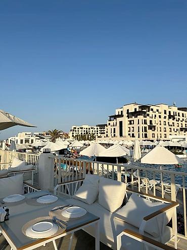 Туризм: Sea Breeze braslet - Özəl qum sahili: günlüklər, çətirlər, rahat — 2