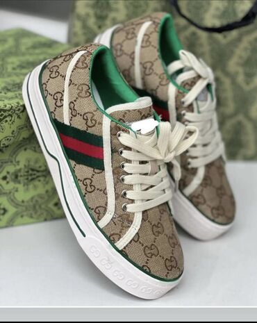 asics бишкек цена: Gucci 🔥🔥🔥
Размер 35
Новый
Один выход
Состояние нового 
Цена 1500