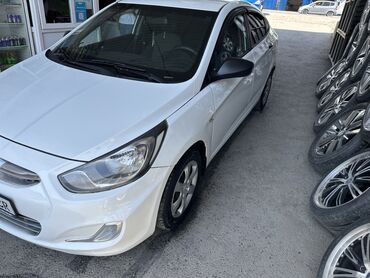 газ насос соната: Hyundai Solaris: 2013 г., 1.4 л, Механика, Бензин, Седан