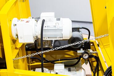 Аппараты для штукатурки и шпаклевки: Агрегат сатылат в наличии бар срочно штукатурка кылганы штукатурный — 9