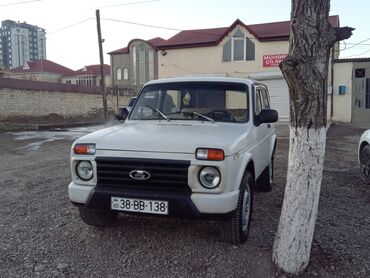 nolyeddi maşın: ВАЗ (ЛАДА) 4x4 Нива: 1.7 л | 1985 г. 250000 км Внедорожник