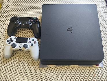 Видеоигры и приставки: PlayStation 4 Slim (500 GB) satılır. Cihaz yalnız şəxsi ev şəraitində — 1