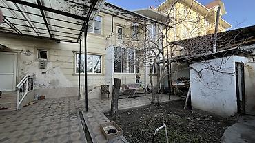 Продажа коттеджей и домов: Продается дом в районе Юга-Восток . Ташкентская . Дом представляет — 1