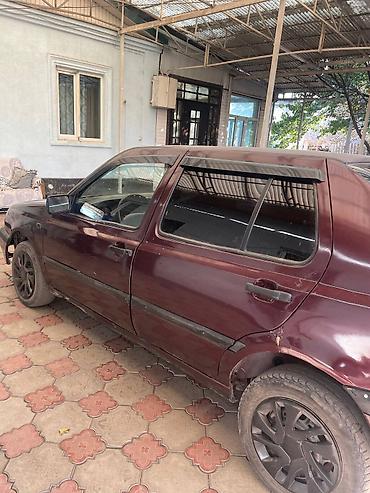 от венто: Volkswagen Vento: 1994 г., Седан — 3