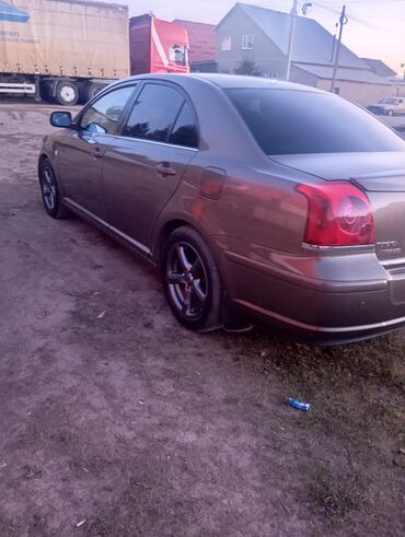 победа машина: Toyota Avensis: 2004 г., 1.8 л, Механика, Бензин, Седан