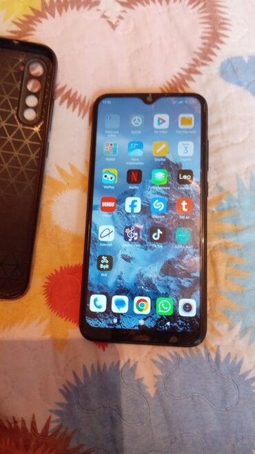 skanerlər: Xiaomi Mi Note 10, 64 ГБ, цвет - Черный, 
 Битый