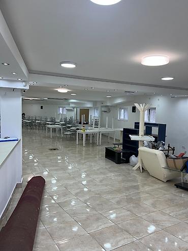 za kucu: Izdajem lokal 315m2. Koriscen je samo u privatne svrhe. Trenutno je — 3