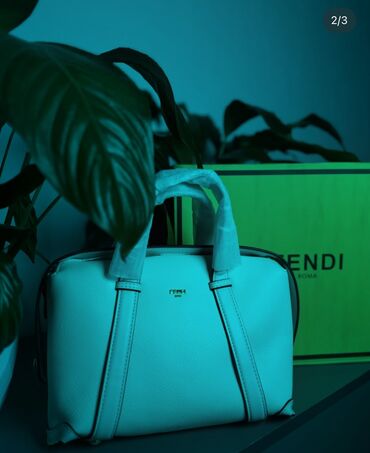белая накидка: Классическая сумка, Fendi, Италия, Материал: Бархат, Вязаная модель, Жёсткая конструкция, Женские, Новый