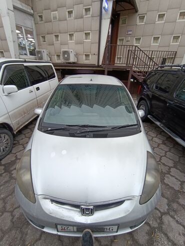 Honda: Honda Fit: 2001 г., 1.3 л, Вариатор, Бензин, Хэтчбэк