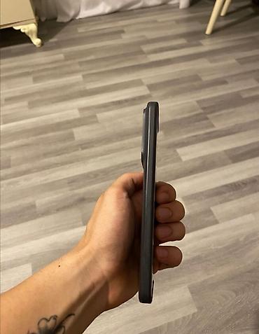 Mobil telefon və aksesuarlar: Redmi note 13 pro+ tecili satılır. - Arxa kamera bloku: iki böyük — 4