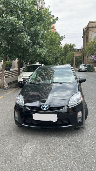 Toyota Prius: 1.8 л | 2009 г. Хэтчбэк