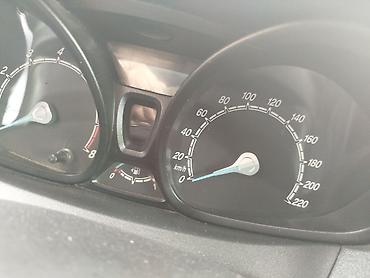 ford transit radiator: Ford Courier: 1 l | 2014 il 408000 km Van/Minivan — 5