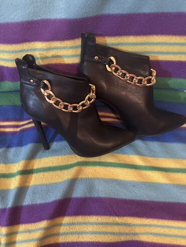 tamno braon cizme: High boots, 39