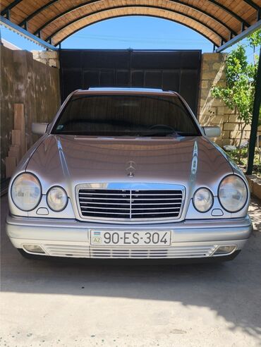 Mercedes-Benz: Mercedes-Benz E 240: 2.4 l | 1998 il Sedan