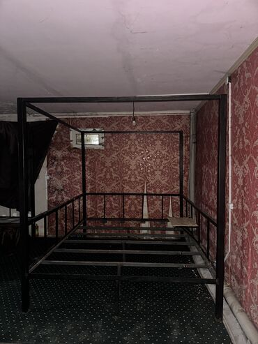 вещи италия: Тапчан 260 x 210 x 270 м, Металл