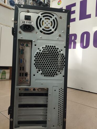 Prosessorlar: Prosessor Intel Pentium D 4, < 2 GHz, 4 nüvə — 8