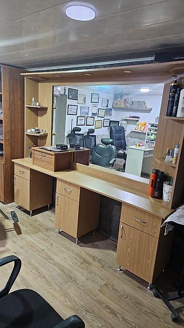 Салонные столы: Salon üçün güzgülü iş masası – tam dəst - Material: ağac teksturalı — 1