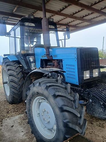 skuter teker: Belarus 1221 traktor - Güc sinfi: 120–130 a.g. (Belarus 1221 — 10