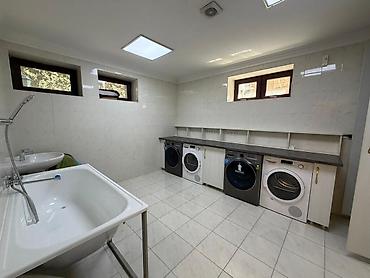 Продажа коттеджей и домов: 5 и более комнат, 525 м², 12 соток, Бишкек at lalafo.kg — 24 Продажа коттеджей и домов: 5 и более комнат, 525 м², 12 соток, Бишкек — 24