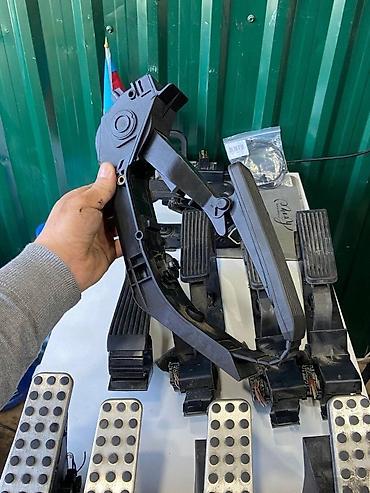 w204 salon: Mercedes W211 W204 qaz pedalı Şəhər: Bakı Elanın növü: Ehtiyat — 2