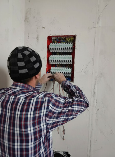 Elektrik işləri: Illərin təcrübəsi keyfiyyətli iş evlərin,obeyktlərin elektrik montajı -da lalafo.az — 1 Elektrik işləri: Illərin təcrübəsi keyfiyyətli iş evlərin,obeyktlərin elektrik montajı — 1