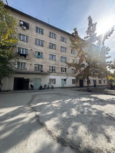 1 комнатный дом: 1 комната, 18 м², Общежитие и гостиничного типа, 4 этаж, Старый ремонт