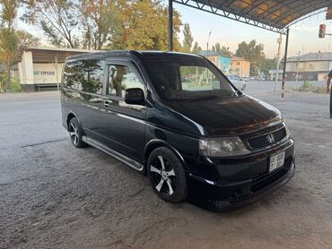 шины 235 65 r16c зимние: Черный минивэн Honda Stepwgn с тонированными стеклами и легкосплавными