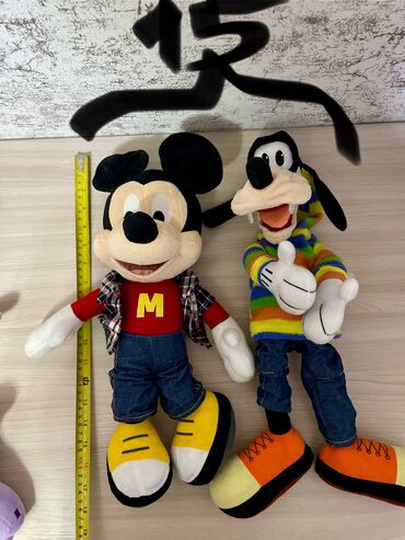 Oyuncaqlar: Мягкие игрушки Микки и гуффи продаю только вместе за 15 манат (без — 3