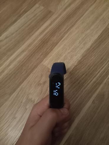elektoron saat: Elektron saat yalnız saatı göstərir — 1