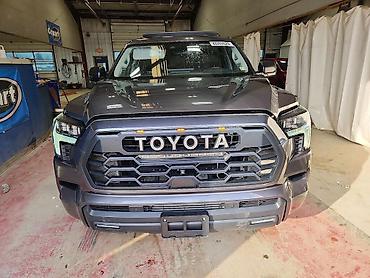 секвойя: Toyota Sequoia: 2023 г., Гибрид, Внедорожник — 7
