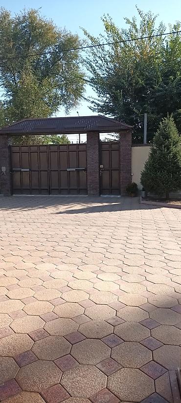 Продажа коттеджей и домов: Продается дом новопокрока, Общей площадью 400 м² . Количество — 22