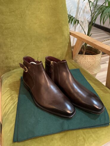 обувь 19 размер: John richmond
Made in Italy
Оригинал
Ручной работу
Размер 41,5