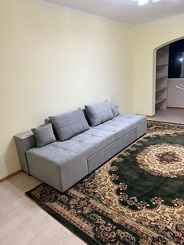 sofa: Прямой диван, Б/у — 2