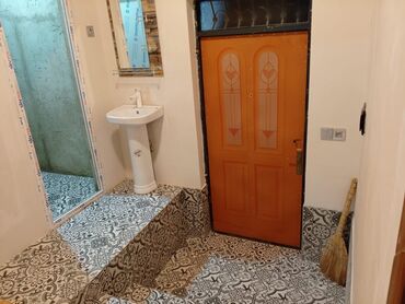 Uzunmüddətli kirayə mənzillər: MastagaKirayə heyət evi verilir karvan restoranindan 900m. Iceride — 4