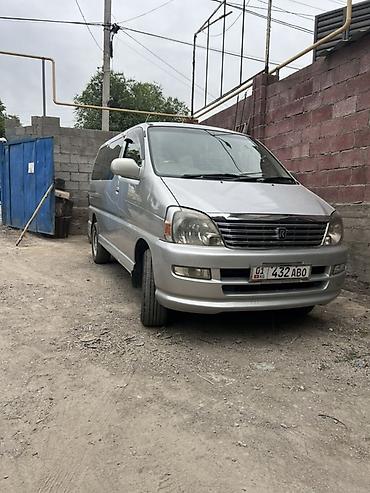 сидения естима: Toyota Regius: 2002 г., 2.7 л, Автомат, Бензин, Минивэн — 2