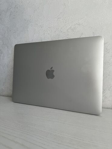 macbook m1 max: Ноутбук, Apple, Б/у