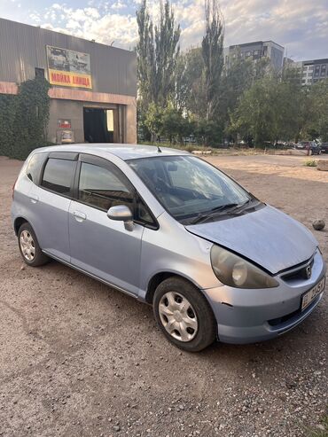 продаю срочно: Honda Fit: 2003 г., 1.3 л, Вариатор, Бензин, Хэтчбэк