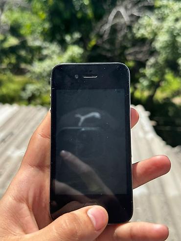 Apple iPhone: IPhone 4, Б/у, < 16 ГБ, Черный, Кабель — 1