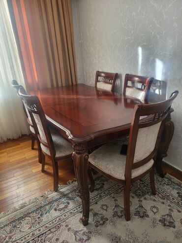 стол для ресепшн: Qonaq otağı üçün, İşlənmiş, Kvadrat masa, 6 stul lalafo.az -da стол для ресепшн: Qonaq otağı üçün, İşlənmiş, Kvadrat masa, 6 stul