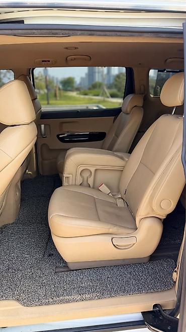 Kia: Kia Carnival: 2020 г., Минивэн — 21