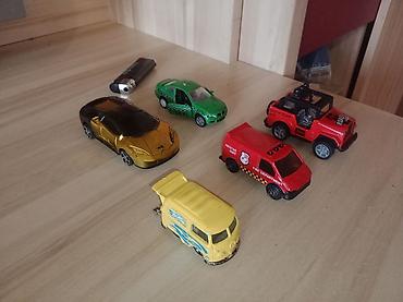 Игрушки: Набор игрушечных транспортных средств Состав: - Большой автовоз с — 9