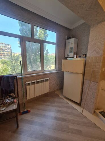 Köhnə tikili: Bakı, 3 otaqlı, Köhnə tikili, m. Xalqlar Dostluğu, 82 kv. m — 10