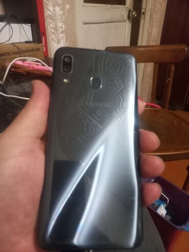 привозные телефоны: Samsung Galaxy A30, Колдонулган, 32 ГБ, 2 SIM