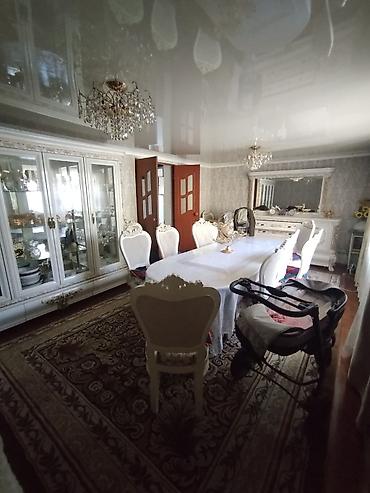 Продажа коттеджей и домов: Срочно продам дом 🏠, район Кызыл Аскер, в доме 7 комнат, 2 — 10