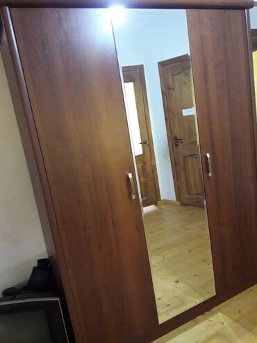 прием бу мебели бишкек в Кыргызстан | АВТОЗАПЧАСТИ: Шкаф. 3х дверный. Покупали в мебельном магазине. Размеры ширина