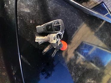 Mercedes-Benz: Mercedes-Benz C 200: 2.2 l | 1999 il Sedan — 2