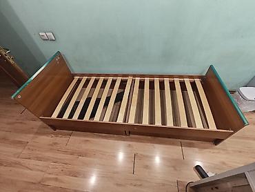 bunk bed: Односпальная кровать Б/У с подъемными бортиками и реечным основанием — 3