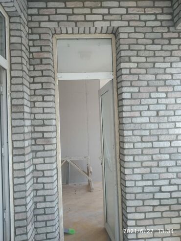 metbex kafeli: Dekorativ fasad və hasar üçün daş panelləri - Material: dekorativ