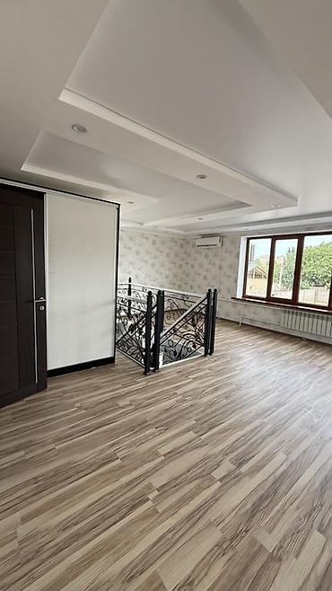 Продажа коттеджей и домов: Продаётся двухэтажный дом с ограждённым двором и навесом для авто — 12
