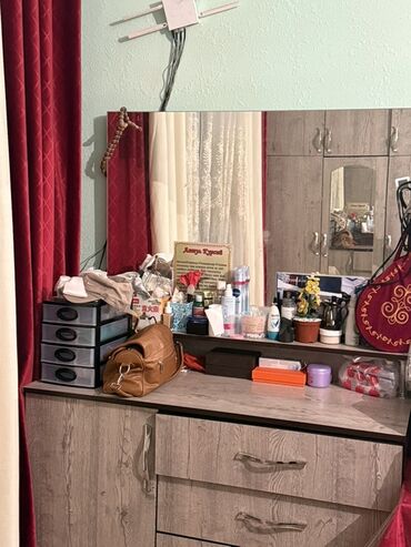 туалетные столы: Спальный гарнитур, ДСП, цвет - Серый